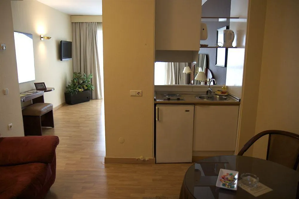 Apartamentos Ao 430 Barcelona Hotel