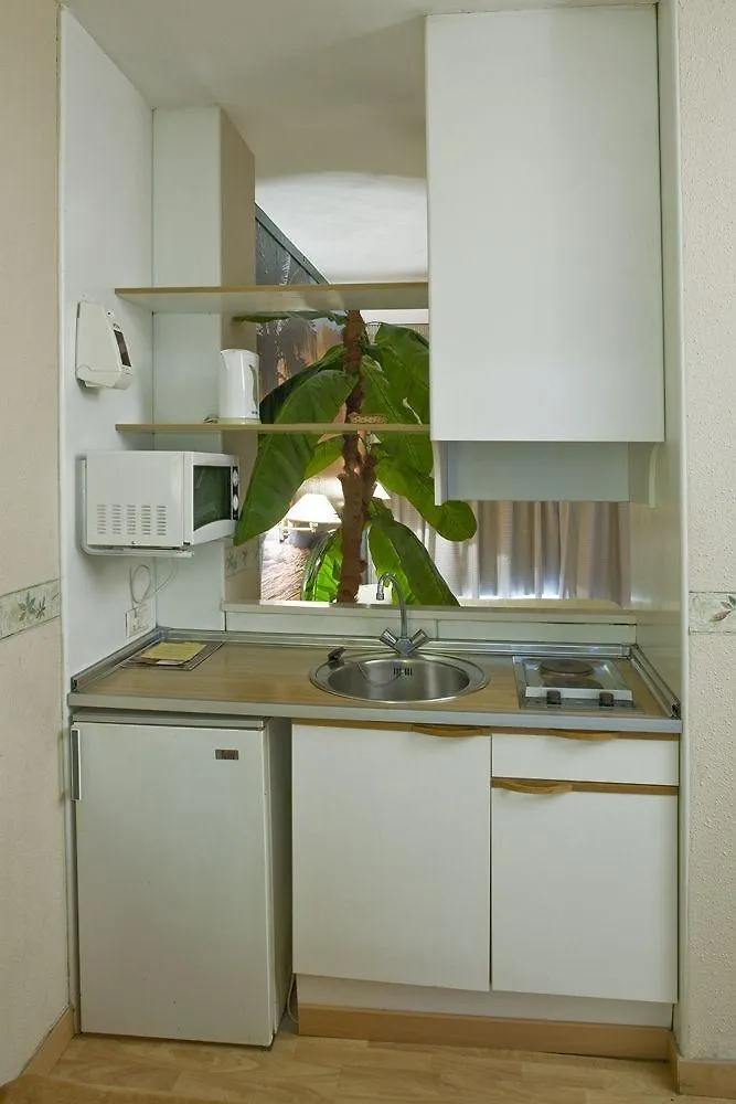 Apartamentos Ao 430 Barcelona Hotel
